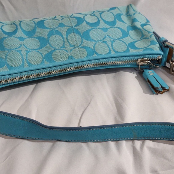 COPY - Light Blue Coach Bag - Picture 4 of 9
